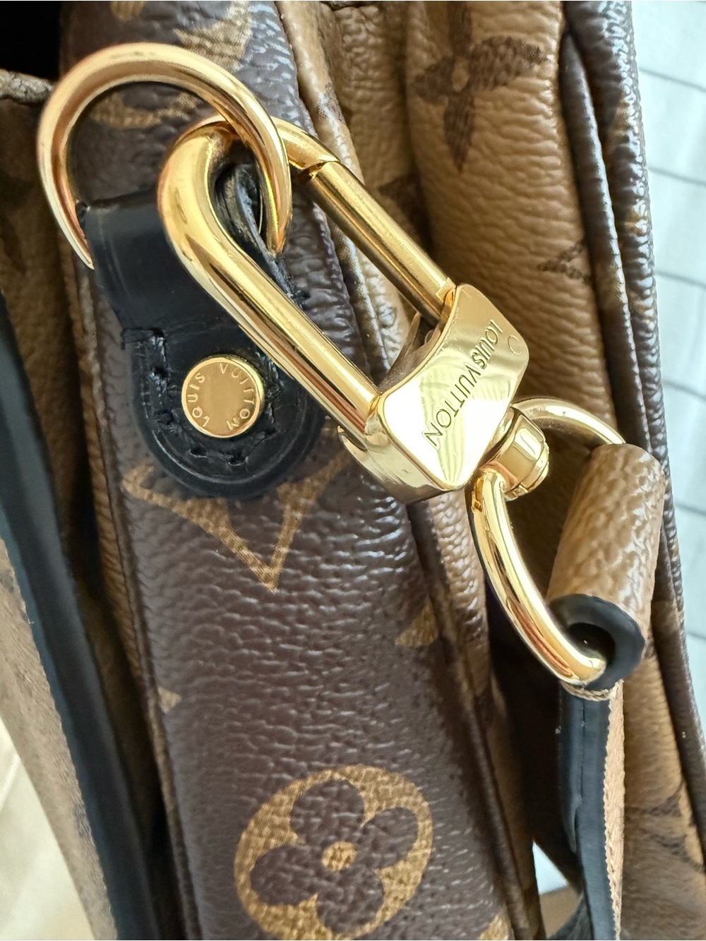 Louis Vuitton reverse Monogram Pochette Métis Crossbody - Medium duster, card - Picture 9 of 12